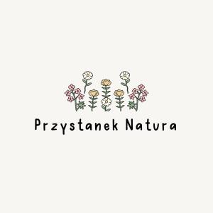 Wola GardzienickaPrzystanek Natura的花团锦簇,上面写着尼尔瓦那的诗