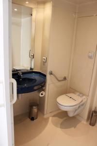 内瓦达城市之梦酒店的一间浴室