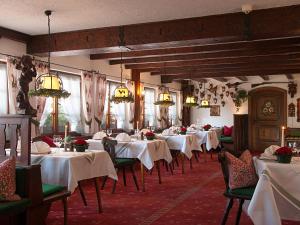 Kaisers Tanne - Premium Alles Inklusive Hotel餐厅或其他用餐的地方