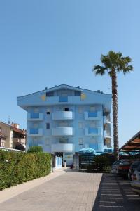朱利亚诺瓦蓝色海洋公寓式酒店的相册照片
