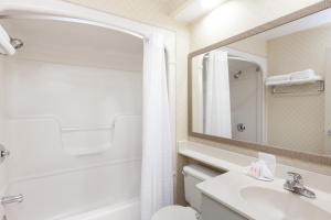 尤蒂卡戴斯酒店的一间浴室