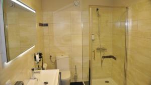 Hotel Zierow - Urlaub an der Ostsee的一间浴室