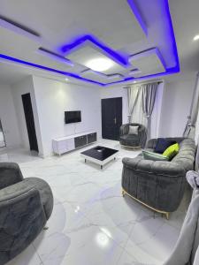 Sunny Service Apartment