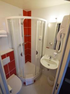 桑塞 - 梅肯最佳酒店的一间浴室
