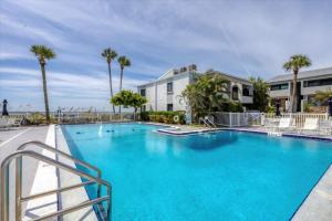 Beachside Bliss: Sarasota County Condo 1006 Awaits