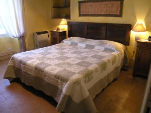 坎迪内塔度假酒店客房内的一张或多张床位