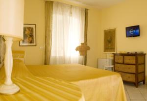 马里纳-迪-皮特拉桑塔Villa Amelia Rooms的相册照片