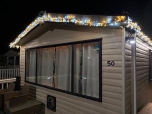 Rachel Retreat Caravan Kingfisher Court Tattershall Lake