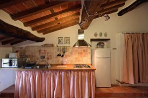 阿尔帕拉萨其奥农家乐的厨房或小厨房