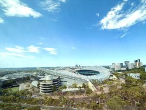 Olympic Park Gem 2 bedroom condo -Pool Gym Parking 17
