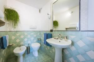 艾格日特日斯莫维尔德奥利瓦酒店的一间浴室