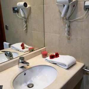 拉洪奎拉酒店的一间浴室