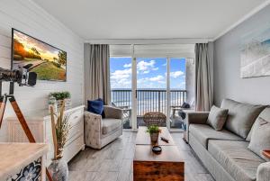 Oceanfront Heated Indoor Pool Hot Tub King Bed