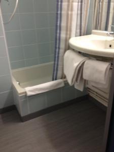 雅嘉娜城市查特瑞纳酒店的一间浴室