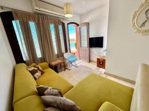 Exquisite 1BR Chalet with Pool & Beach Front El Gouna