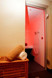奥罗拉加尔尼酒店的一间浴室