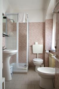 卡普里奥罗酒店的一间浴室