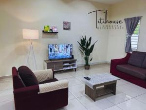 Titihouse Spacious Semi-D for 10 pax near Iconcity Autocity