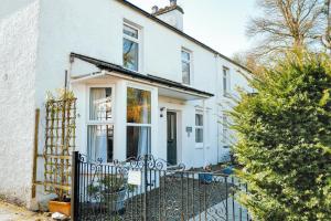 Camellia Cottage With Garden