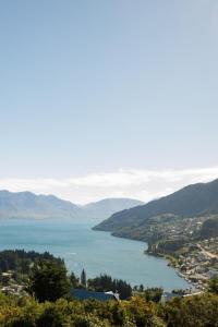 1Queenstown - Stunning Lake and Mountain Views