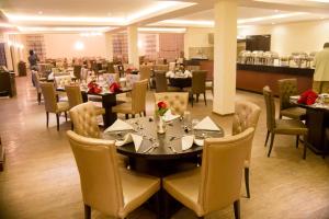 Panari Resort, BW Signature Collection餐厅或其他用餐的地方