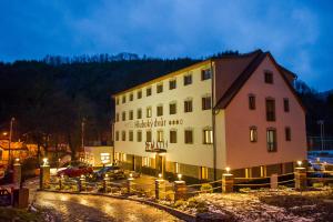 Hrubá VodaWellness Hotel Hluboký Dvůr的相册照片