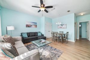 Charming Condo Steps from the Beach & Lagoon!
