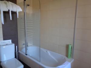 卡萨法伊阿斯酒店的一间浴室