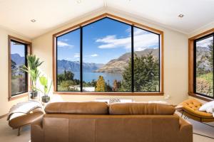 Spectacular LAKE View