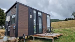 Aorangi Peak Cabins 8 by Tiny Away