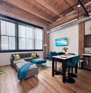 Luxéry Stay Chicago - Themed Units! Close to Downtown, McCormick Place & Wintrust Arena