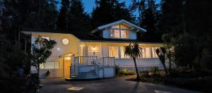 White House Tofino Downtown Villa