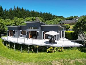 Spacious Home with a Lake View