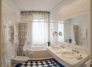 索利图迪别墅的一间浴室