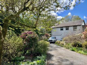 The Shades - Bliss In The Heart of Windermere