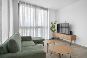 J&G Suites