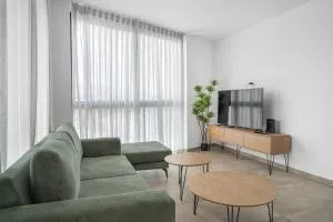 J&G Suites