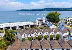 3BR with views, close to lake and town