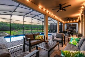 Luxury 9BR Getaway with Private Pool and Free Pool Heating, Theater & Themed Rooms