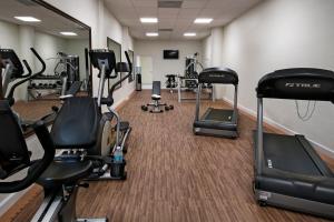 温沃尔德帕萨奇酒店的健身中心和/或健身设施