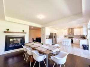 Executive 4BDRM Home with Loft and Bsmnt