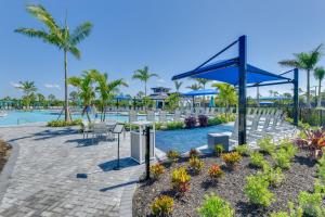 Balcony and Golf Course View Venice Condo with Perks!