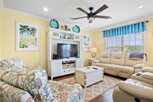Upscale, Stylish, Raised 3 BR Beach House Sleeps 7!