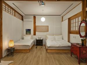 Haenggung stay Dalno - Suwon private house hanok