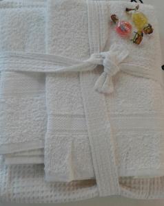 罗扎诺艾玛住宿加早餐旅馆的一条白色毛巾的贴近