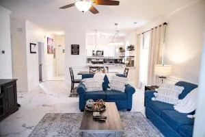 Gorgeous Condo on Golf Course Near Broadway
