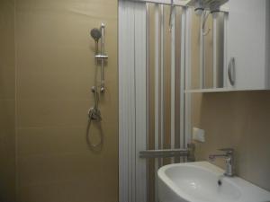 伊尔佩佩罗尼诺公寓的一间浴室