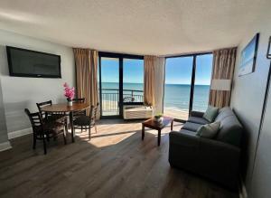 WINTER RATES! Gorgeous Oceanfront Suite! 1Br Condo, Dog friendly! 706