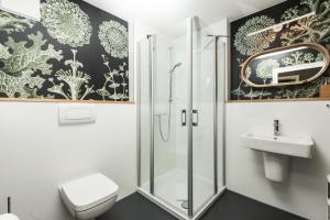 Im-捷赫瓦萨尔弗雷恩威尔特酒店的一间浴室
