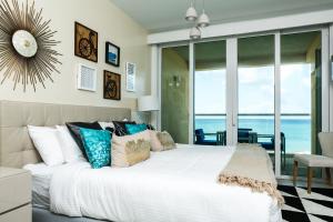 棕榈滩蓝色公寓的相册照片